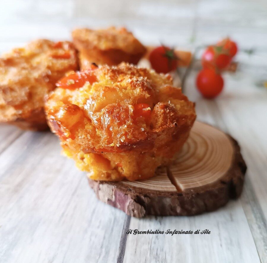 Mini cake di pane raffermo con pachino e mozzarella