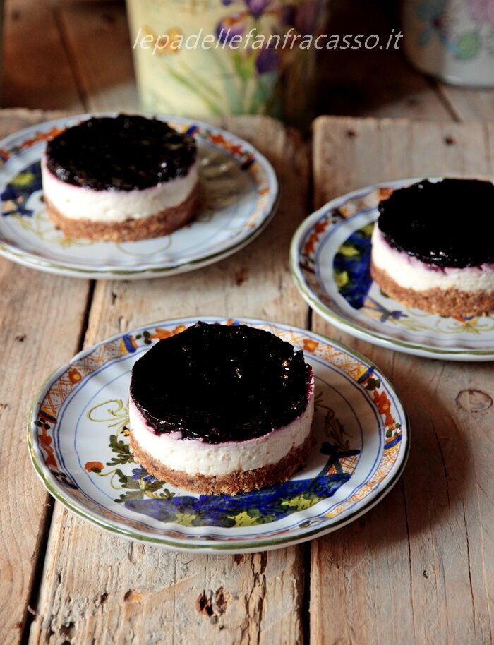 MINI CHEESECAKE AI MIRTILLI