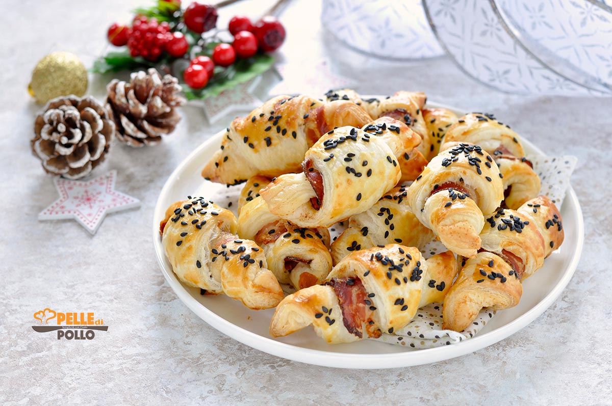 Mini cornetti di sfoglia al bacon