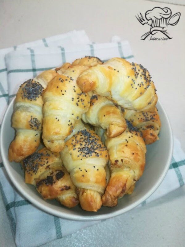 Mini croissant crema di carciofi e acciughe