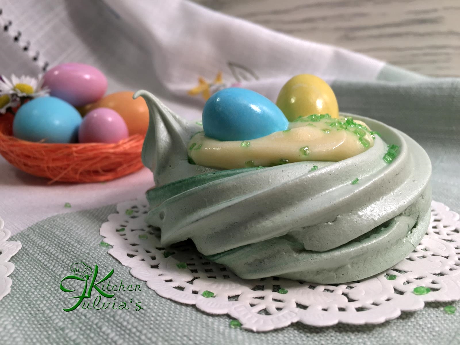Mini pavlove con crema pasticcera e ovetti – videoricetta