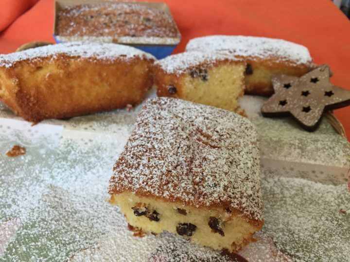 Mini plumcake al mandarino senza burro con gocce di cioccolato