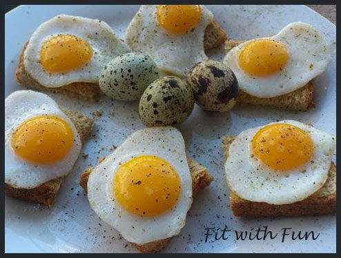 Mini toast integrali con uova di quaglia