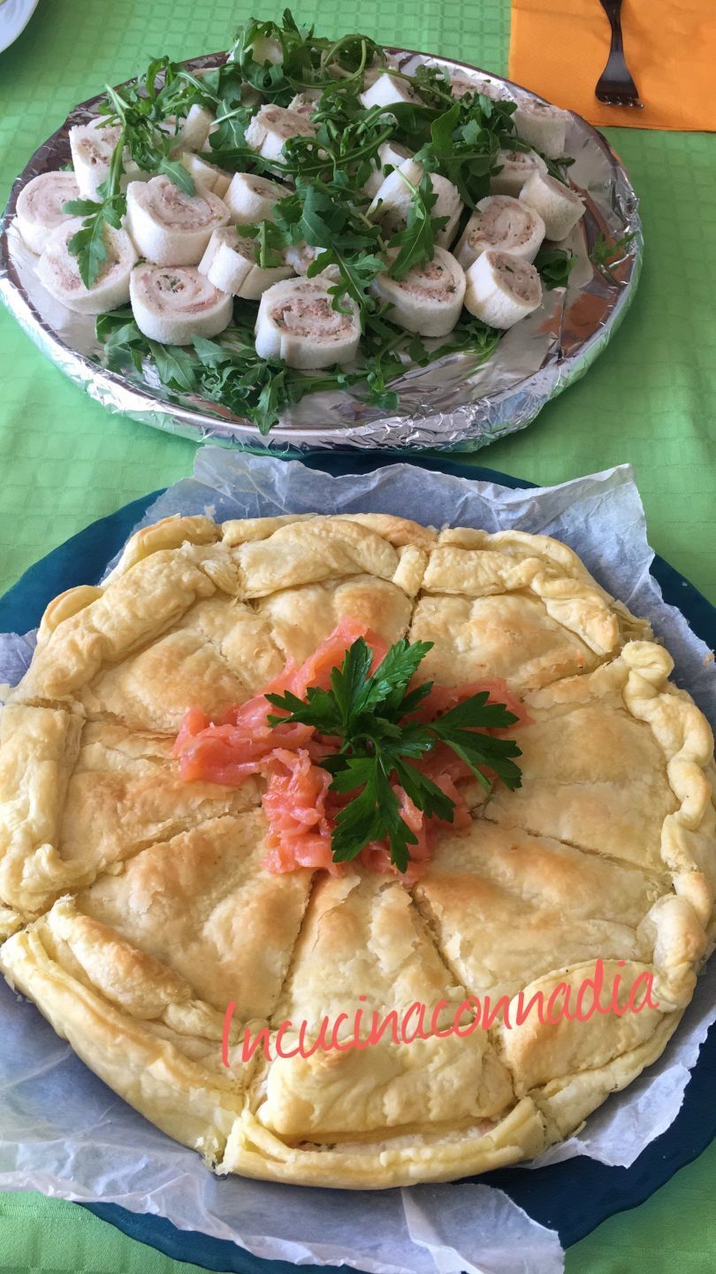 Mix antipasti: rotelline tonno e limone e torta salata con ricotta e salmone