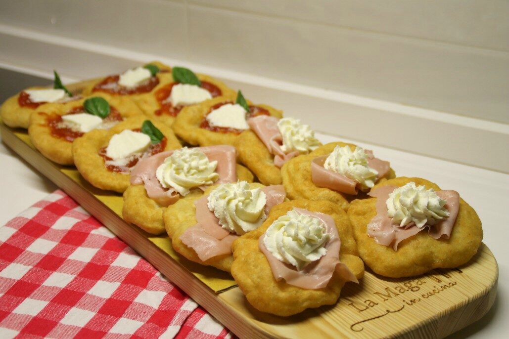 Montanare (pizzette fritte)