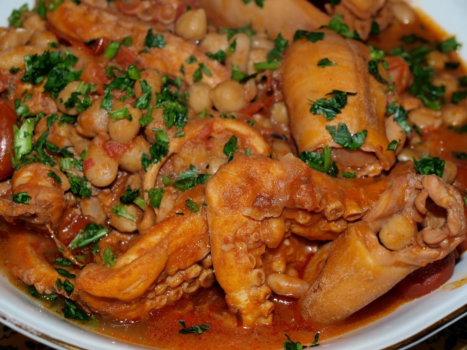 Moscardini in umido con ceci e fagioli cannellini