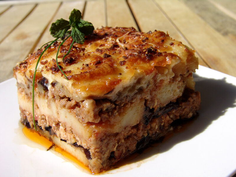 Moussaka: la ricetta di Spyros (sì, quello di Masterchef. Il primo)