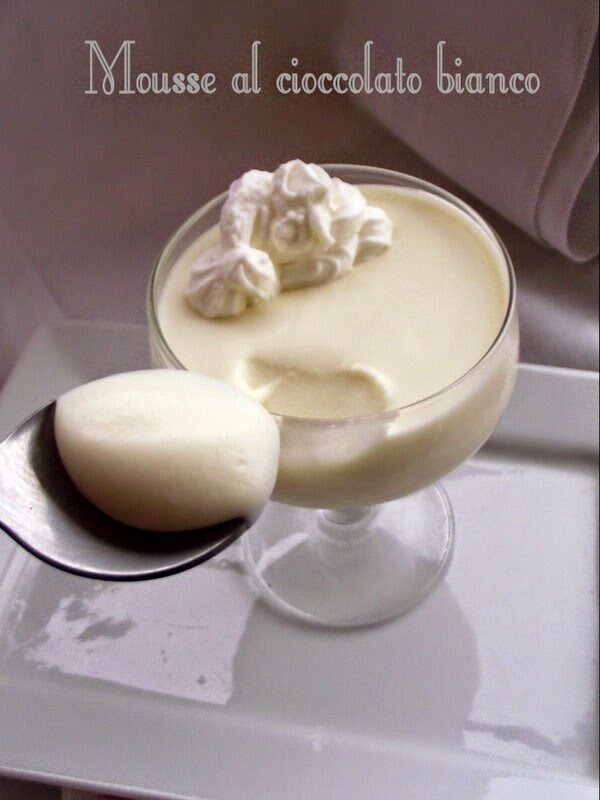 Mousse al cioccolato bianco in due ingredienti: la ricette più furba e veloce del natale
