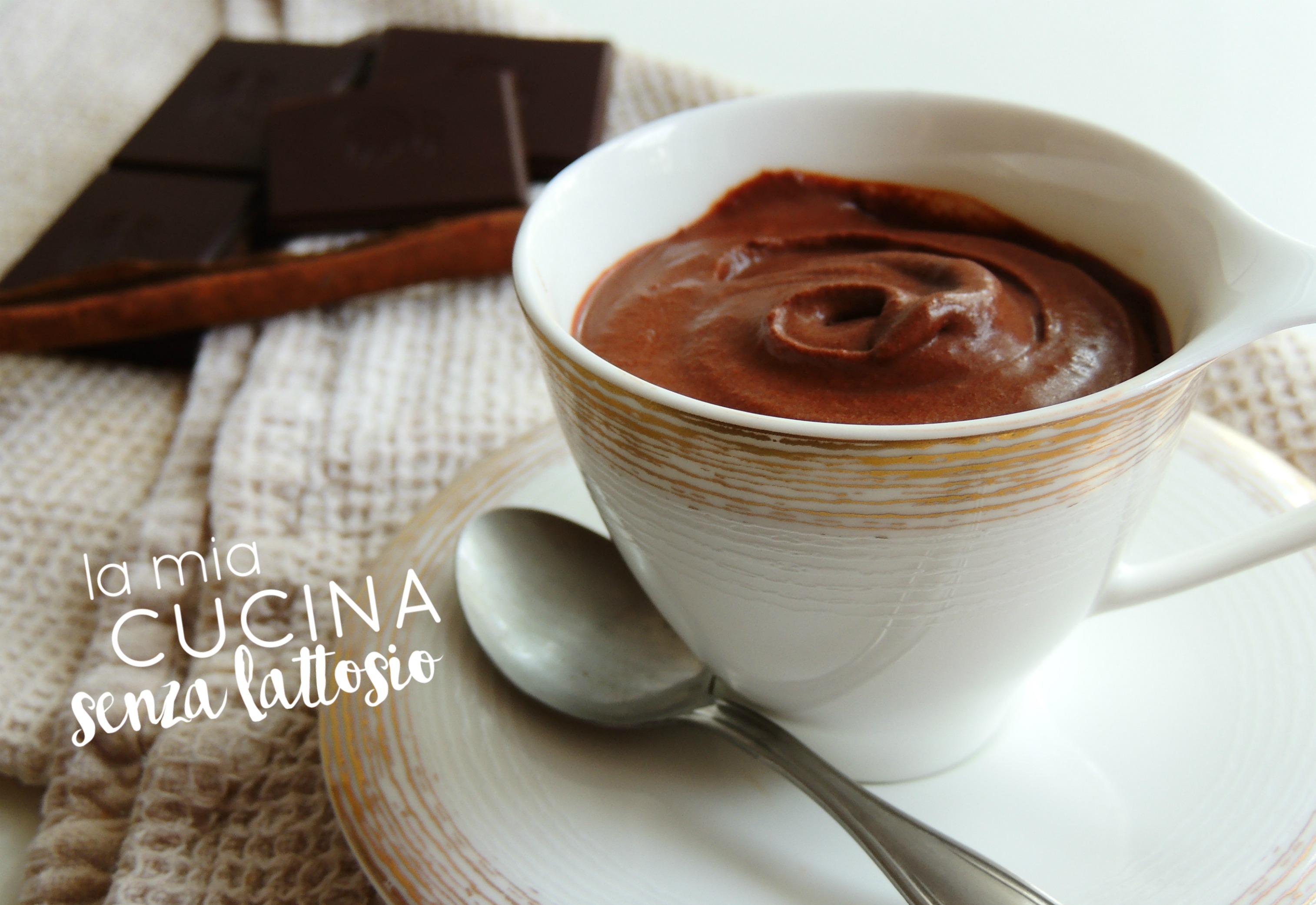 Mousse al cioccolato vegana