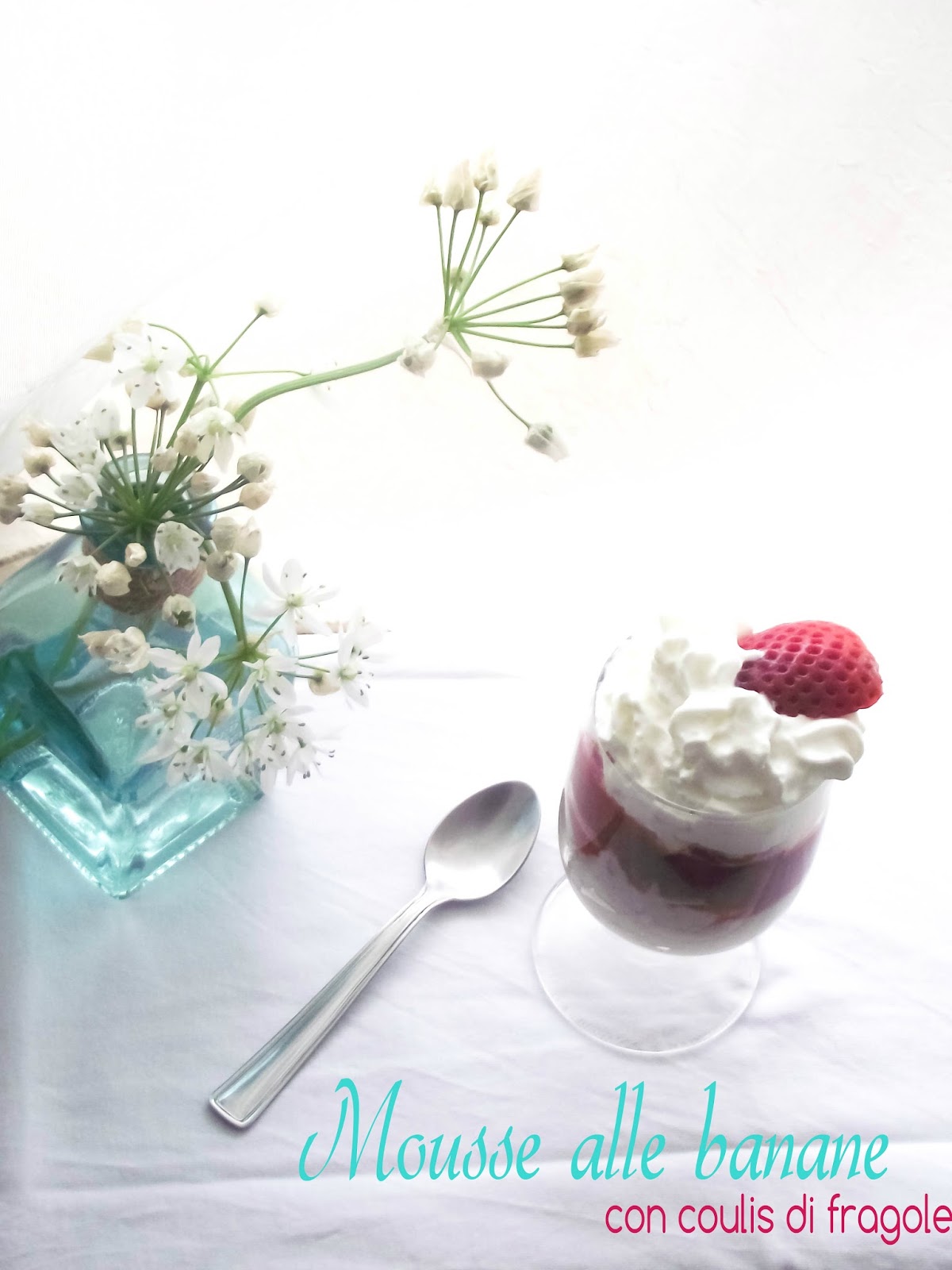 Mousse alla banana con coulis di fragole e io questo post non lo volevo proprio scrivere