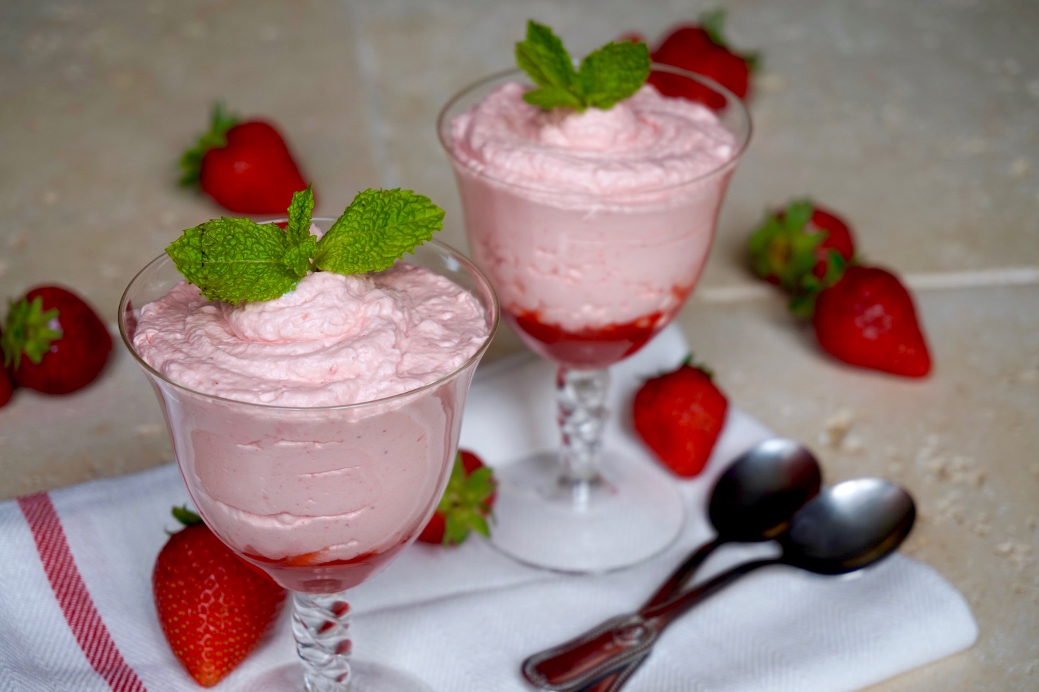 Mousse alle fragole, facile e veloce