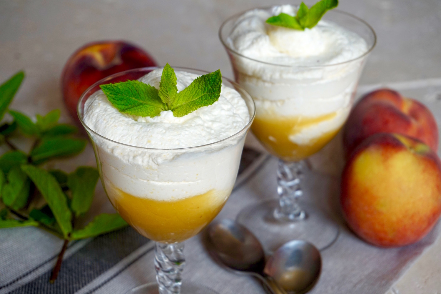 Mousse alle pesche 3 ingredienti