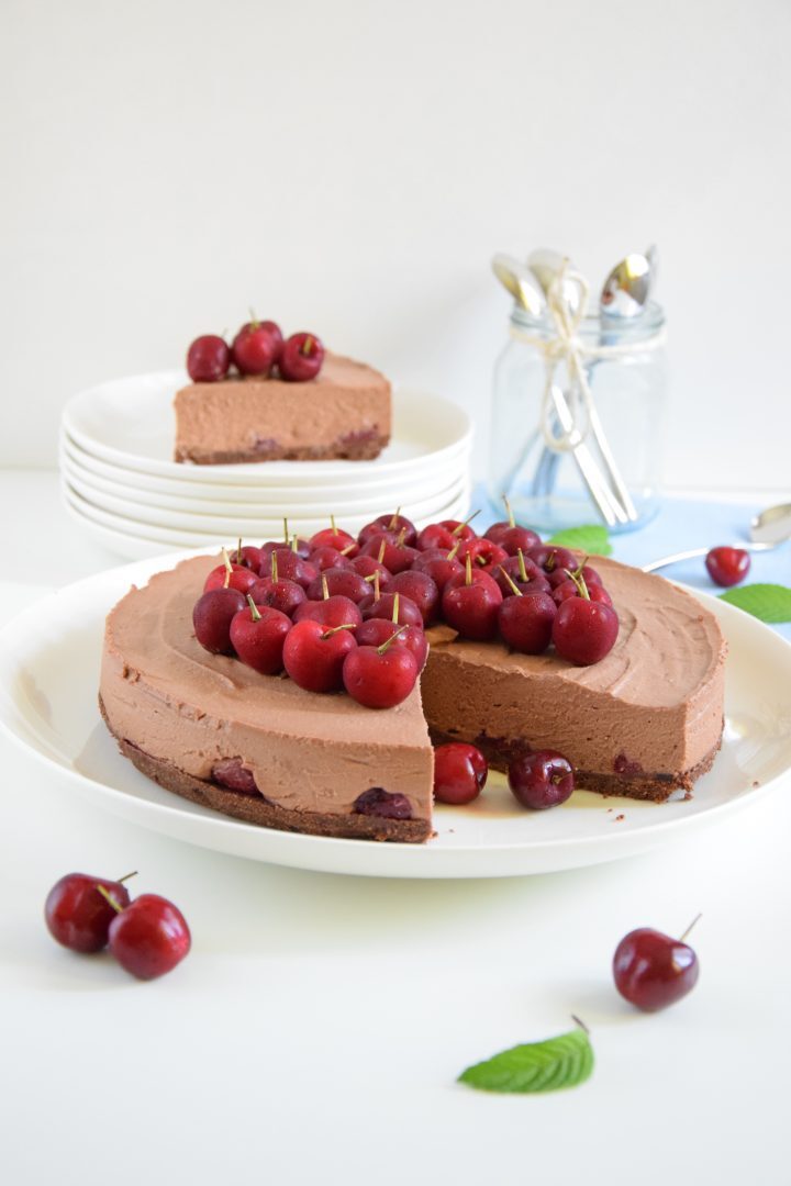 Mousse cake al cioccolato e ciliegie