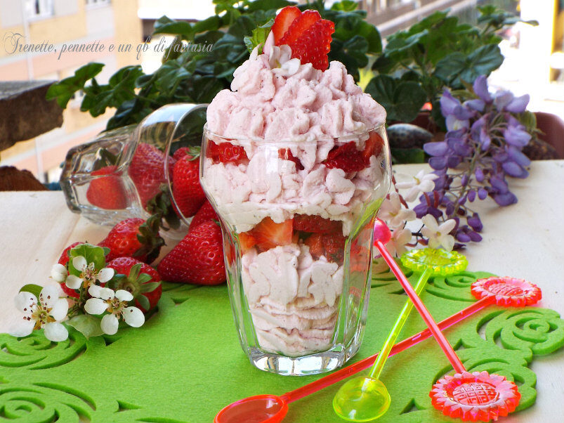 Mousse delicata alle fragole