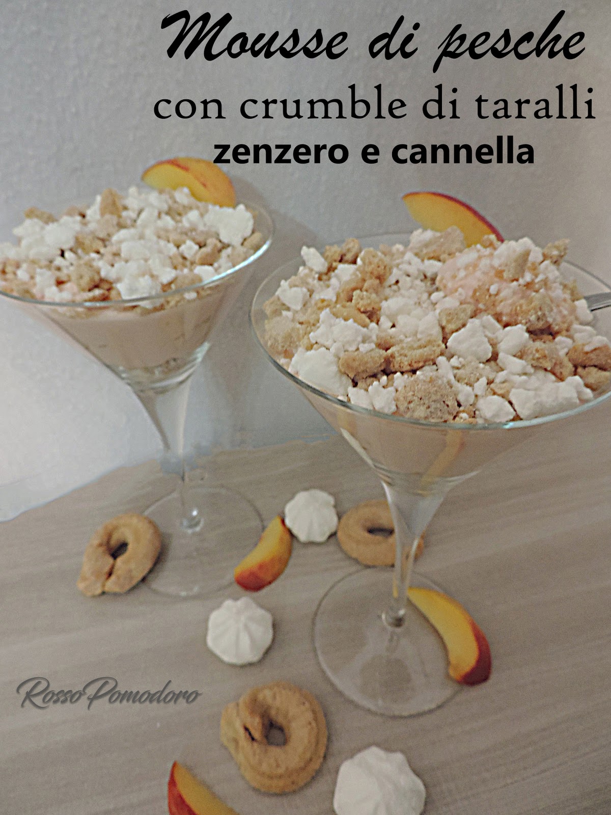 Mousse di pesche con crumble di taralli zenzero cannella e meringa