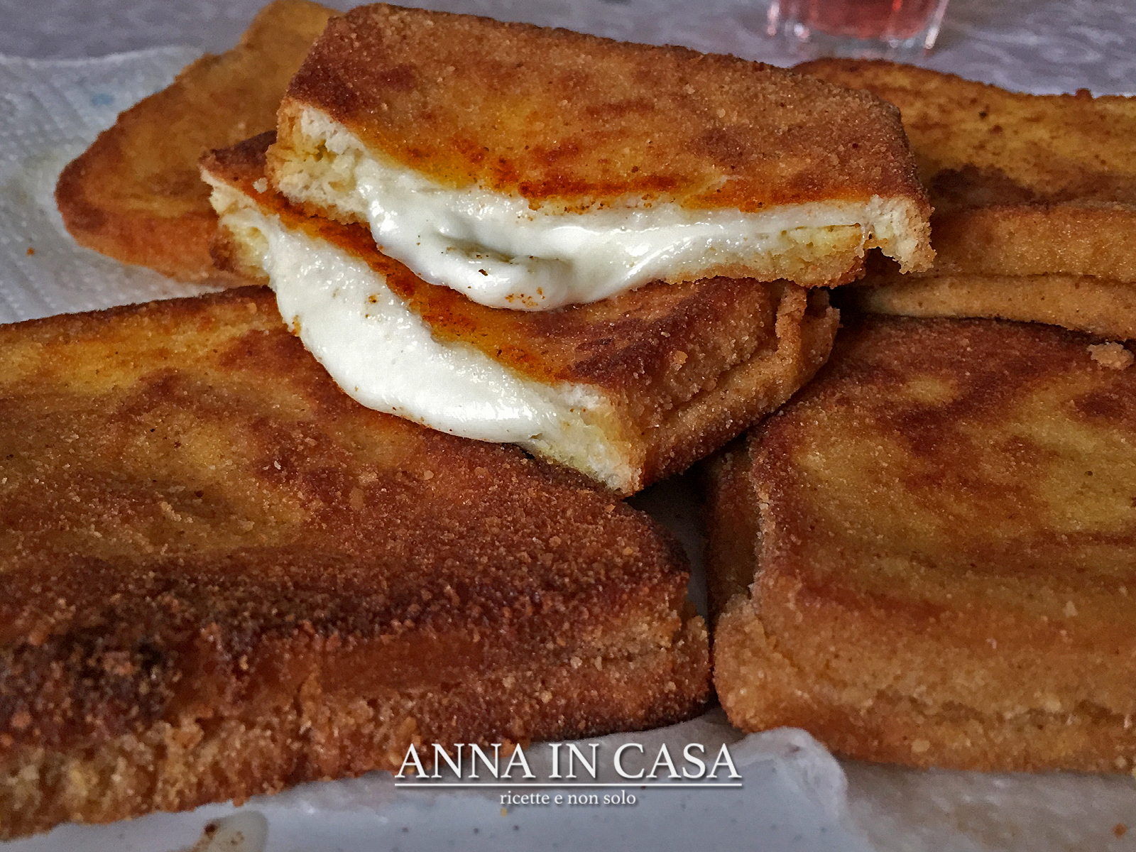 Mozzarella in carrozza croccante e filante