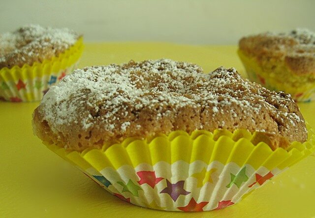 Muffin ai mirtilli rossi con streusel