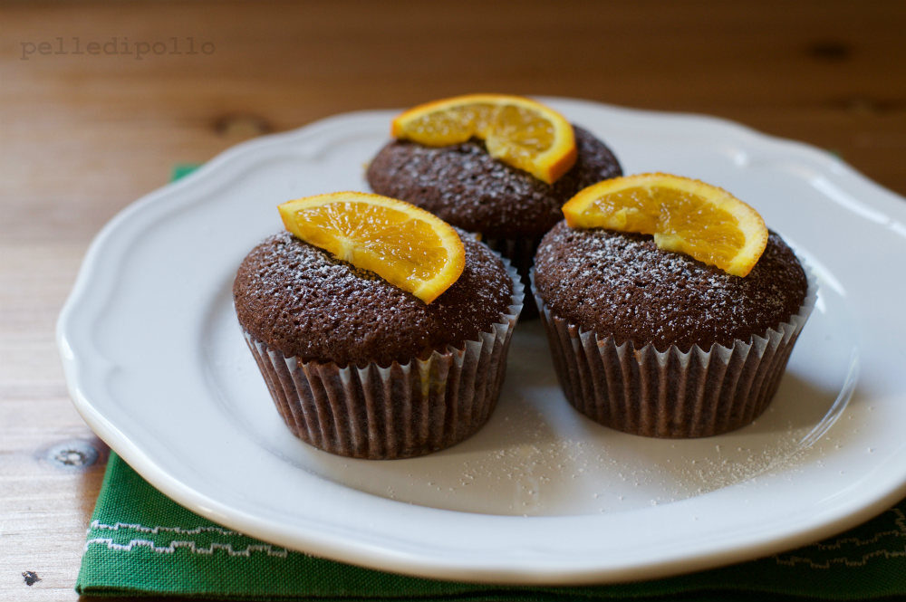 Muffin al cacao con marmellata di arance