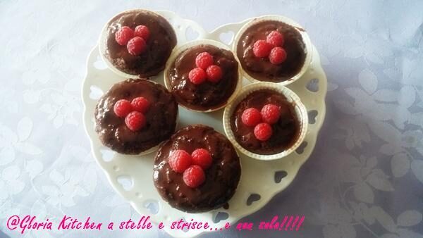 Muffin al cioccolato fondente con cuore di mirtilli di gloria kitchenusa