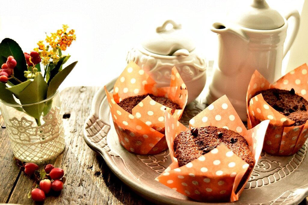 Muffin al pandoro con gocce di cioccolato