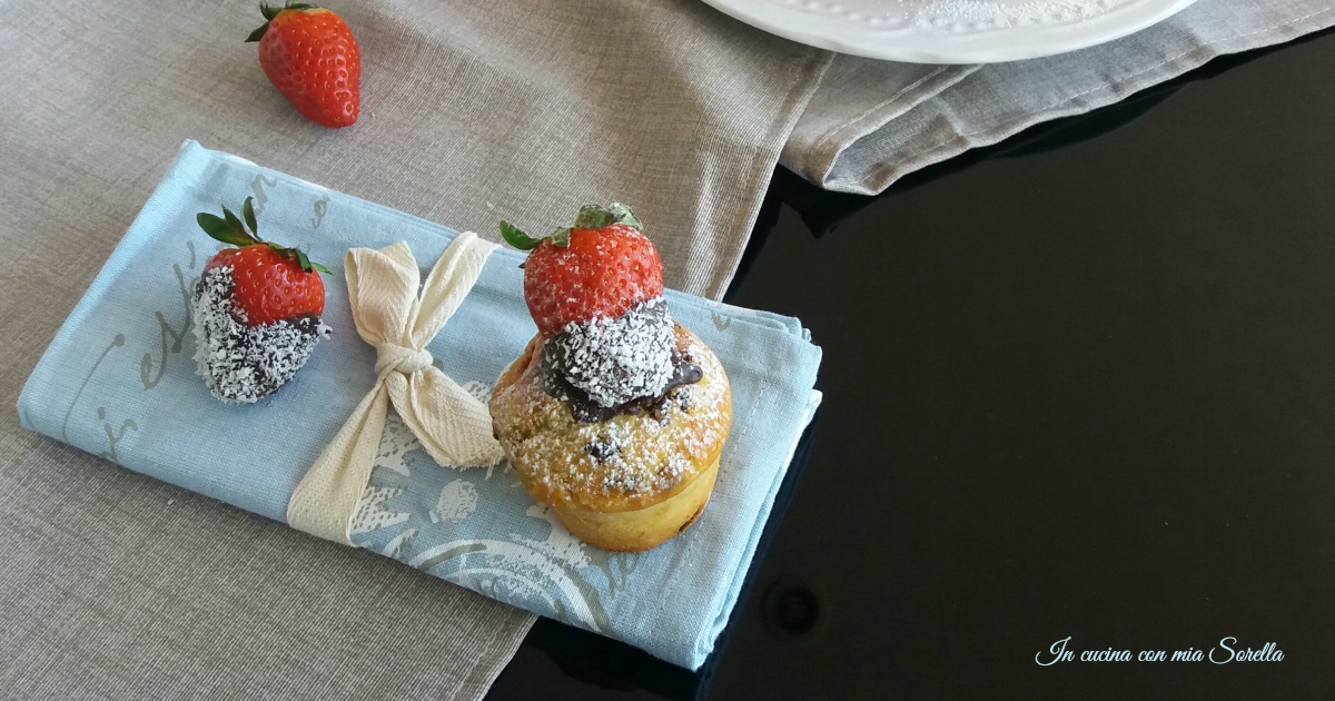 Muffin alle fragole e cioccolato
