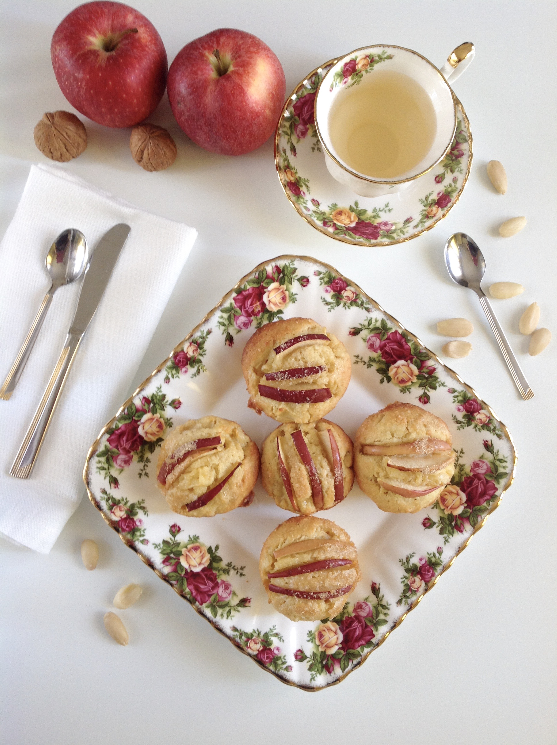 Muffin alle mele e mandorle