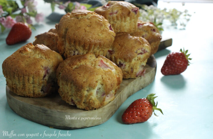 Muffin allo yogurt e fragole fresche