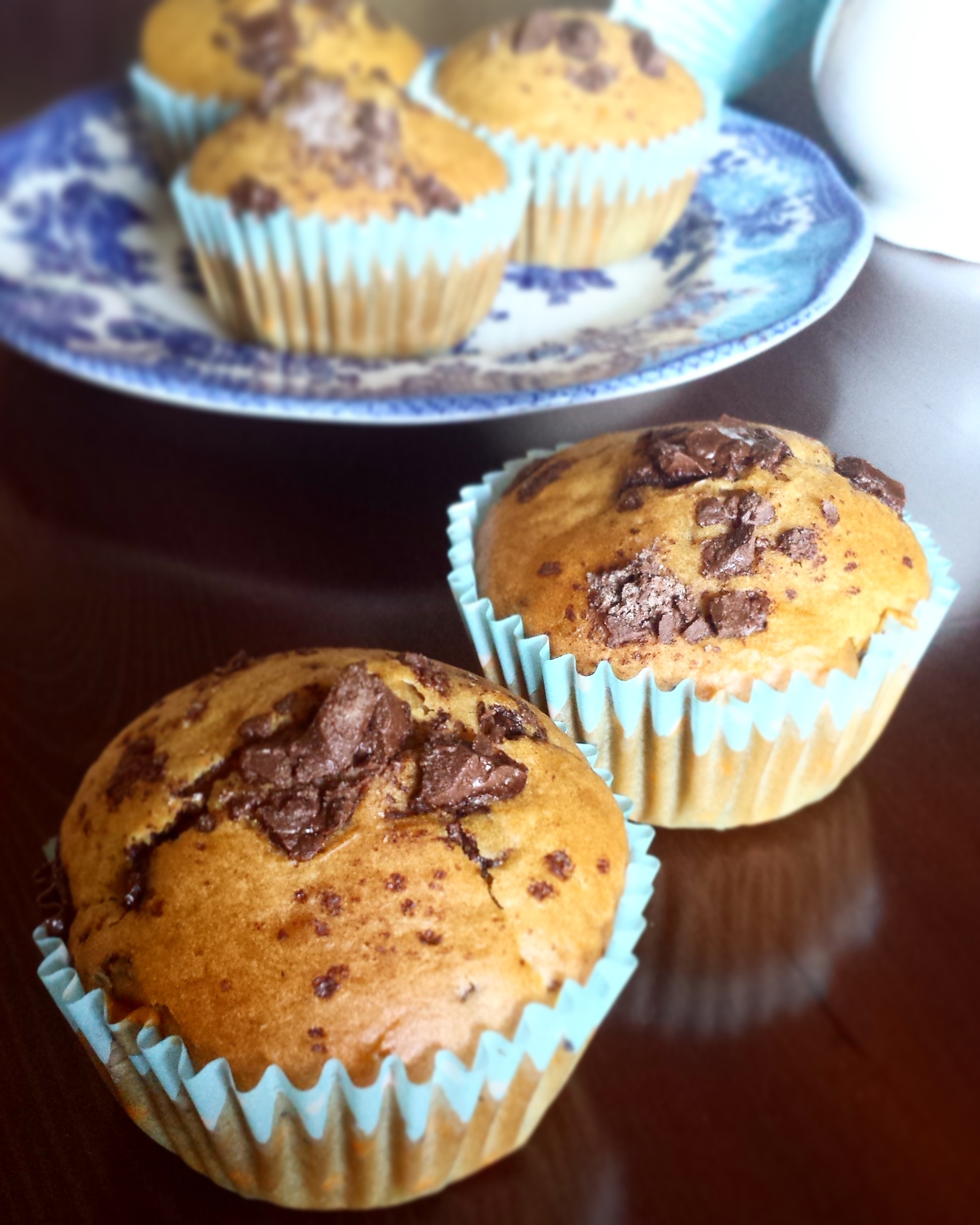 Muffin allo yogurt e scaglie di cioccolato (senza uova e burro)