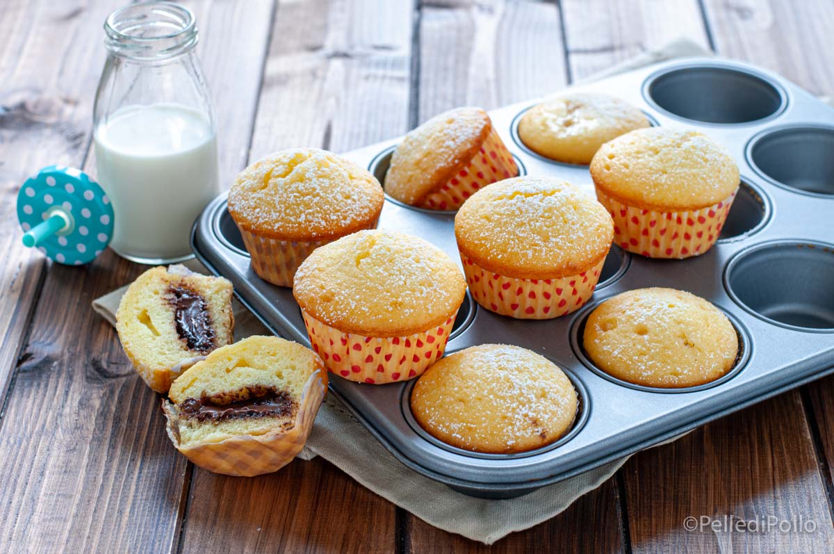 Muffin allo yogurt greco con nutella e confettura