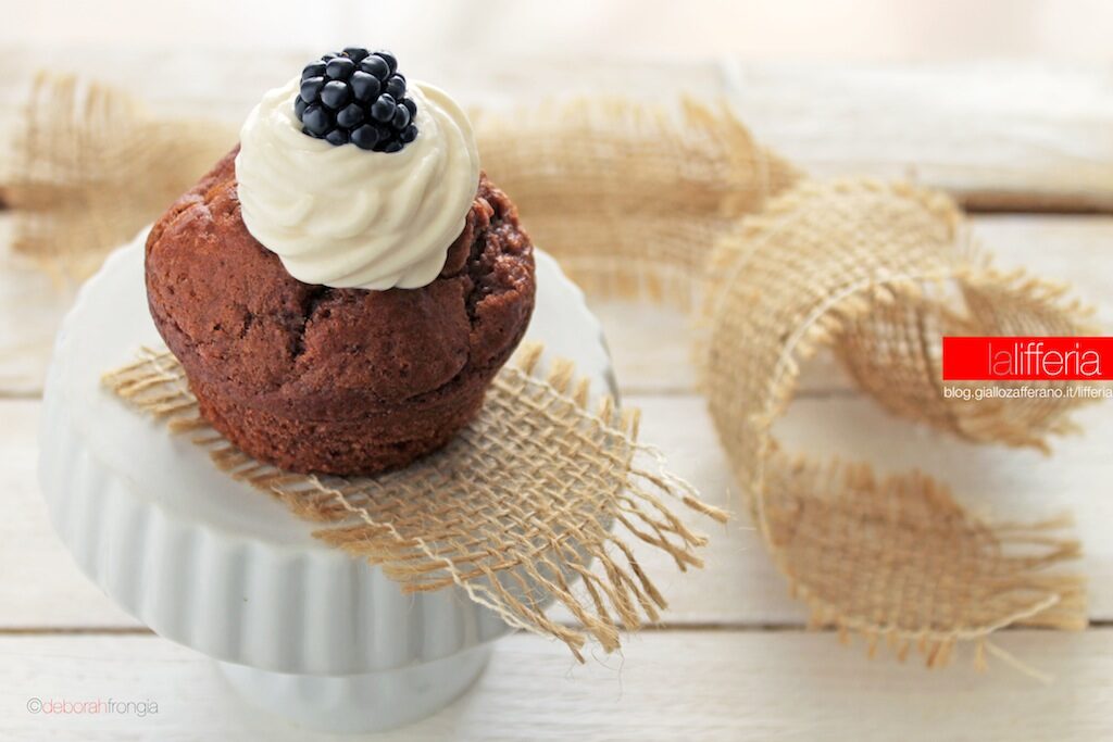 Muffin allo yogurt greco e cacao