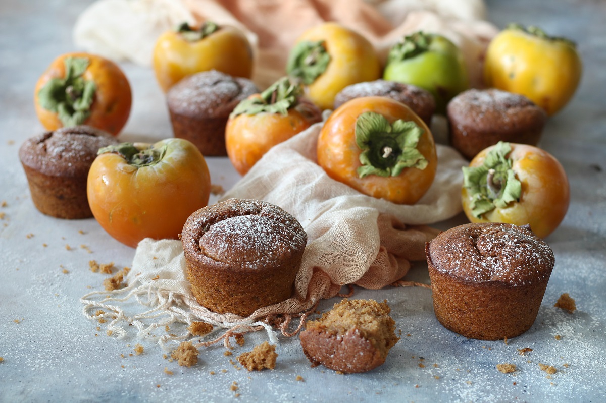 Muffin con cachi frullati e farina di sorgo