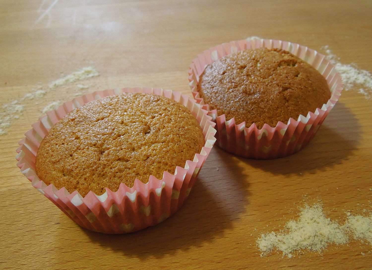 Muffin con farina integrale e due albumi. veloci e facili.