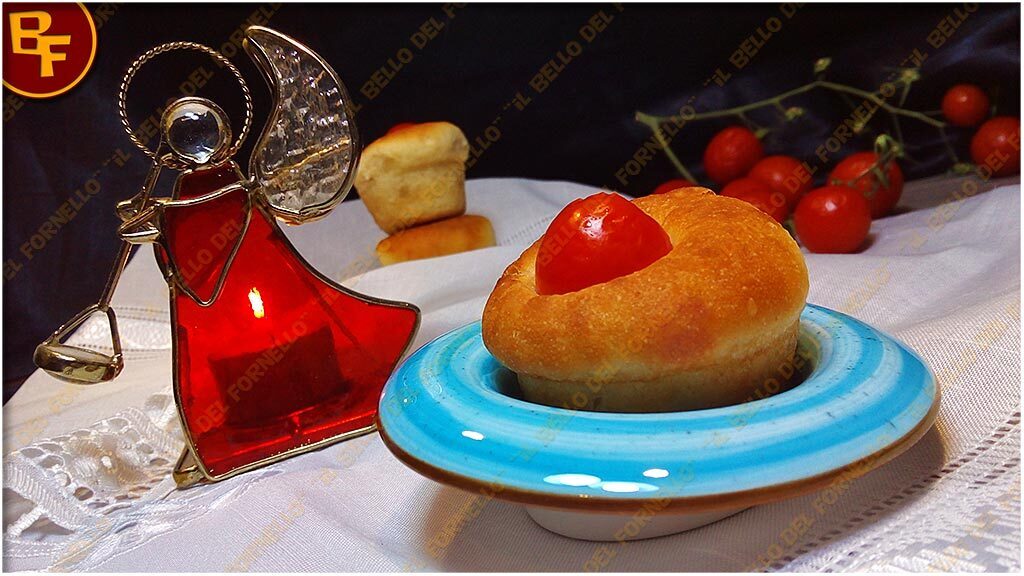 Muffin con impasto per focaccia