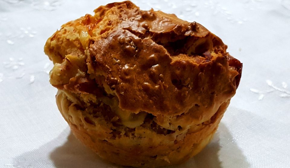 Muffin con mortadella e scamorza affumicata