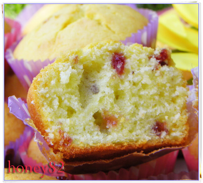 Muffin di ricotta con gocce ai frutti di bosco