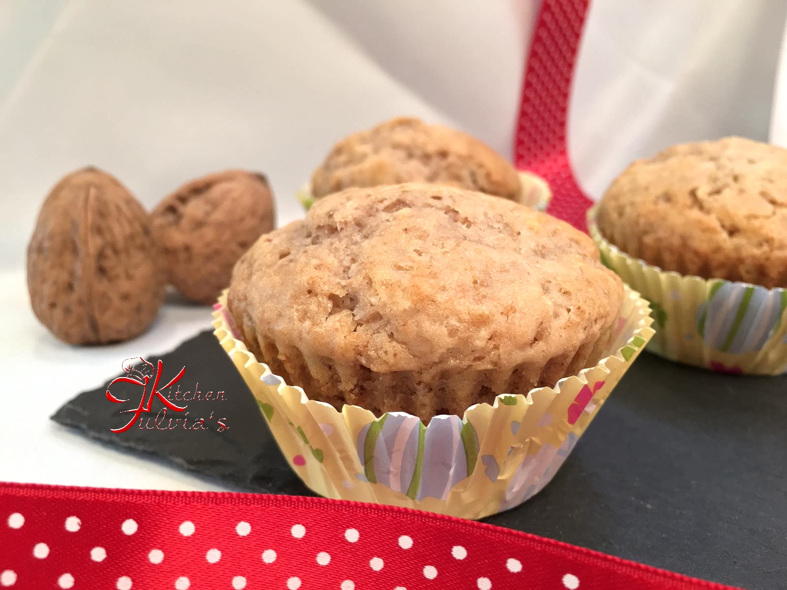 Muffin morbidi e profumati alle noci