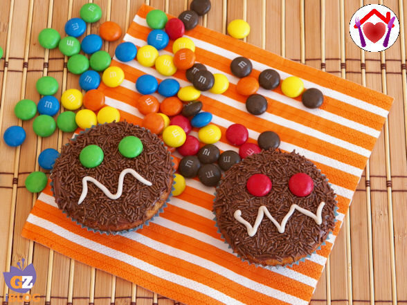 Muffin mostruosi con yogurt e mirtilli rossi