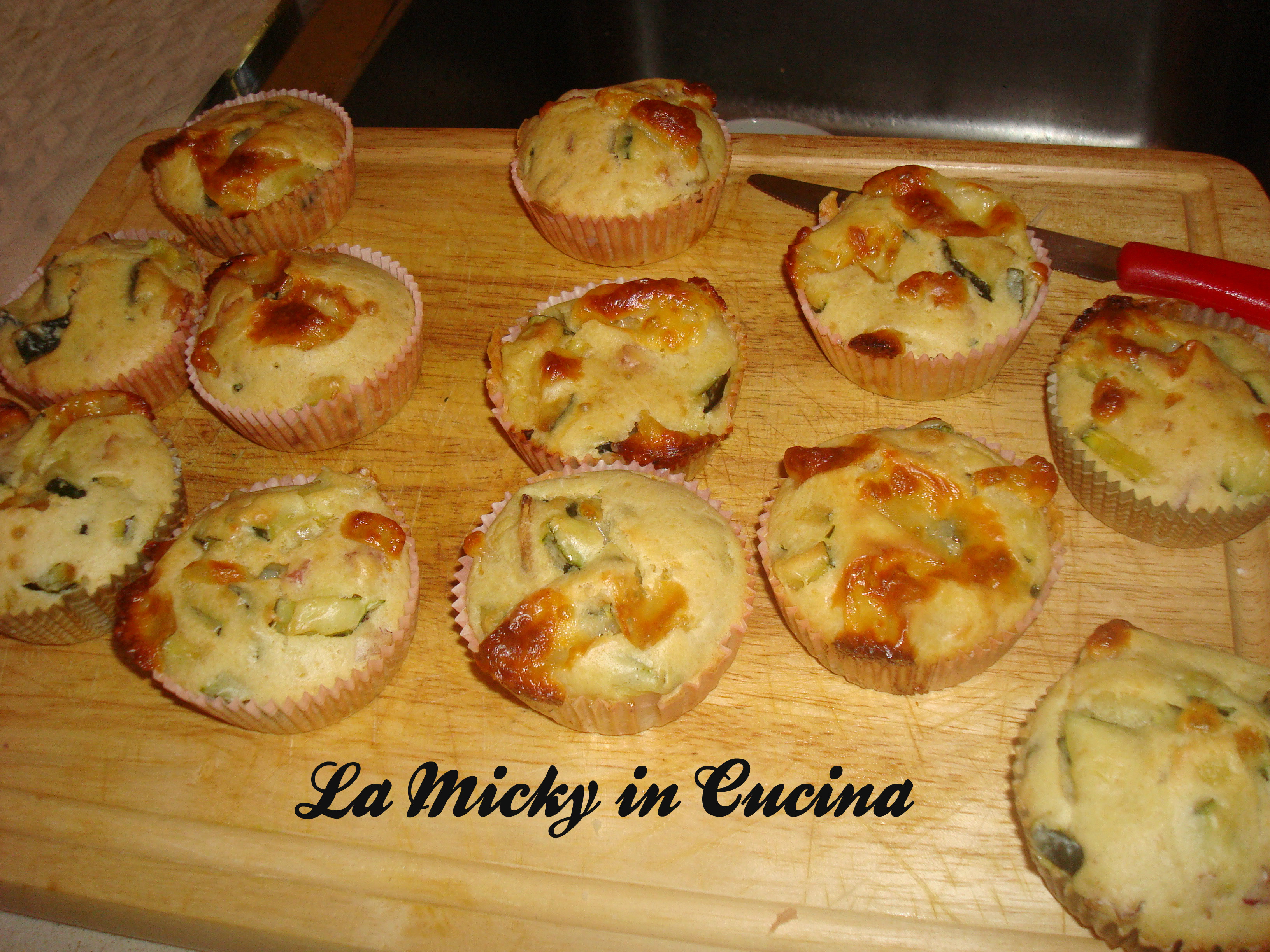 Muffin salati alle zucchine