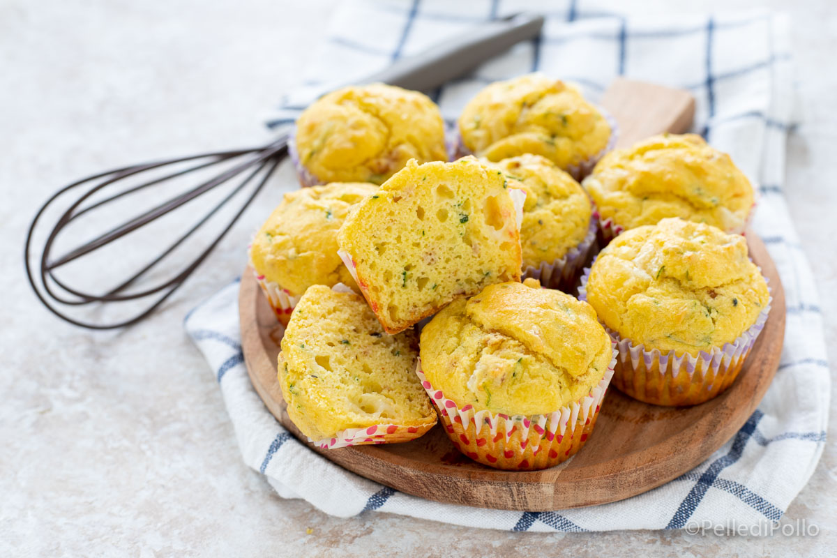 Muffin salati con tonno e zucchine