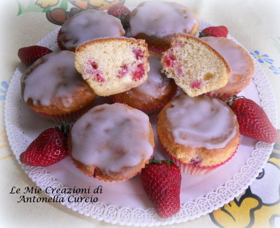 Muffin senza glutine fragole e glassa