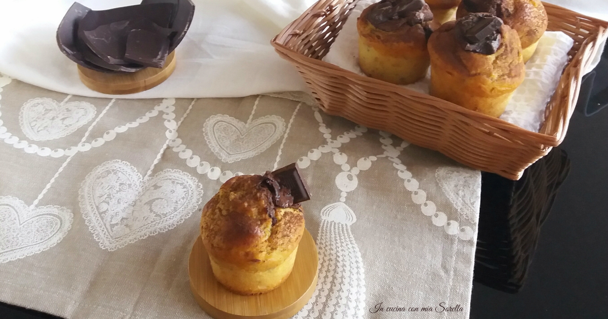 Muffin stracciatella con scaglie di cioccolato – ricetta riciclo