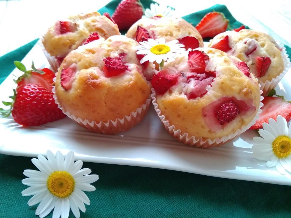 Muffin yogurt greco e fragole