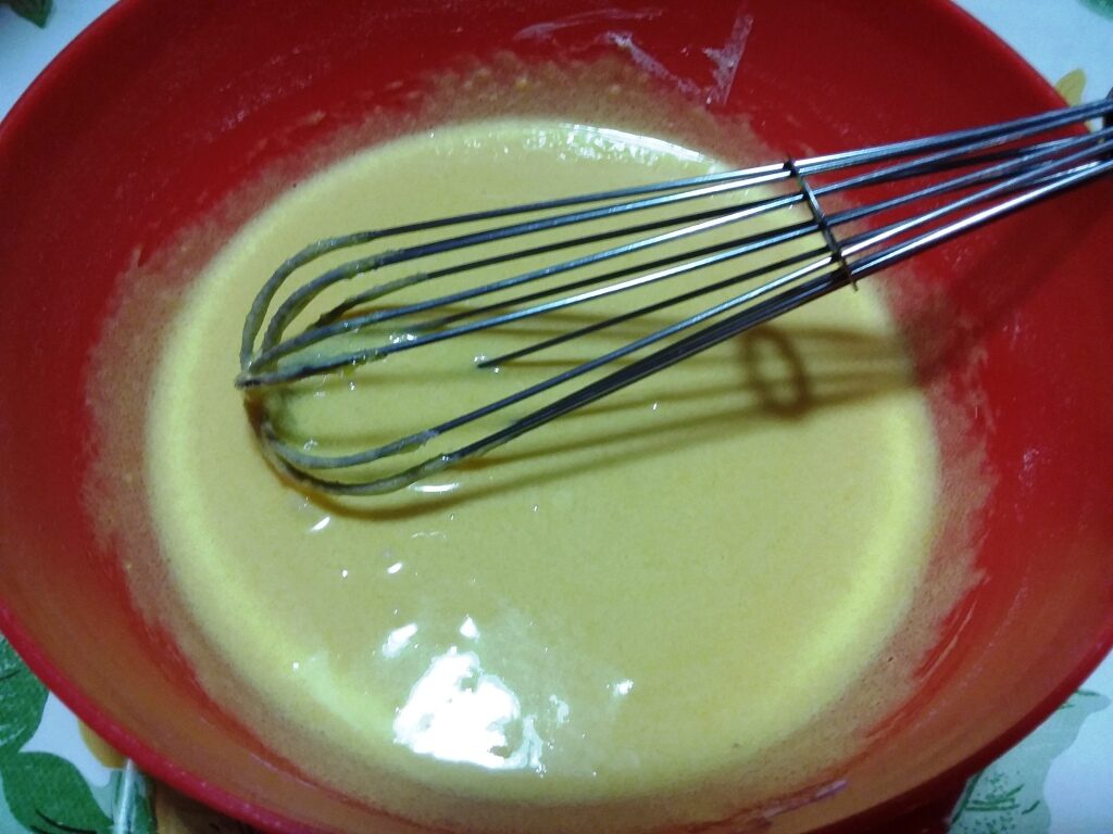 Muffins con crema e petali di mela