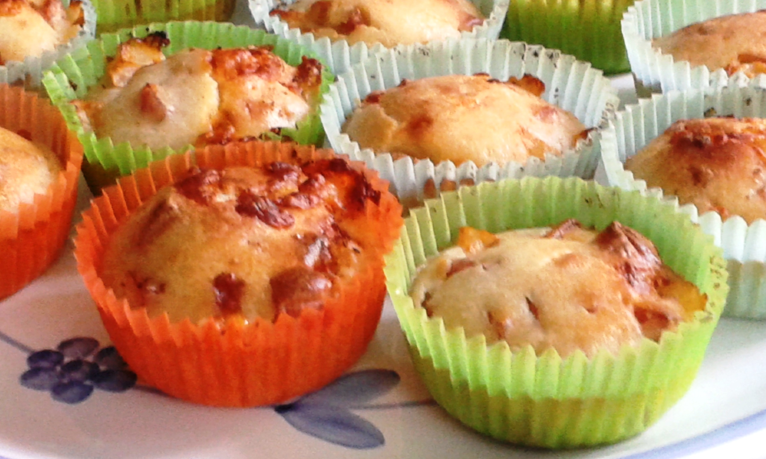 Muffins con mortadella e scamorza