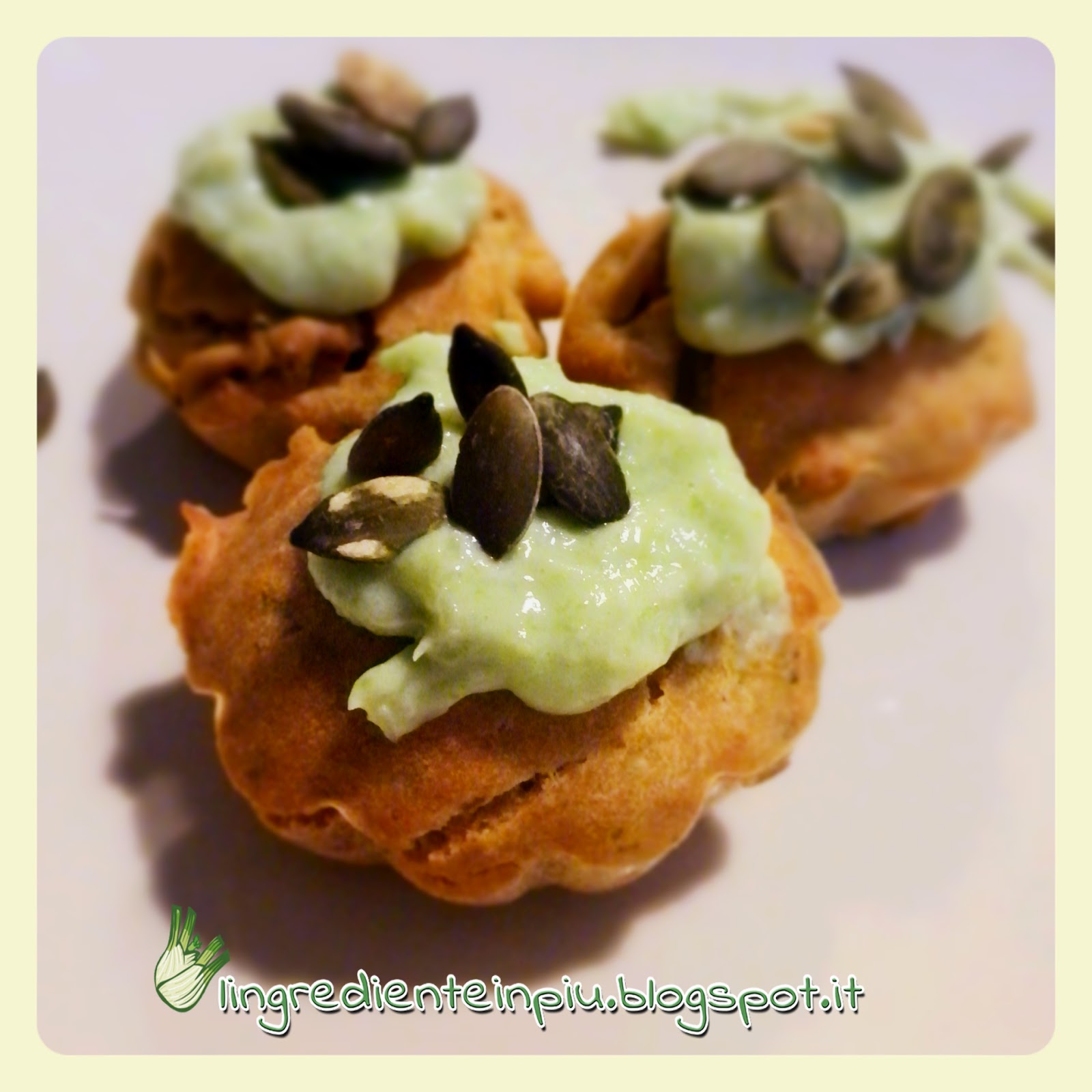 Muffins salati con broccolo romanesco e yogurt