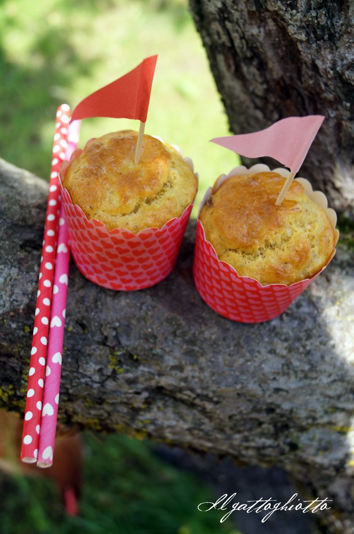 Muffins (salati) con tonno, senape e brie