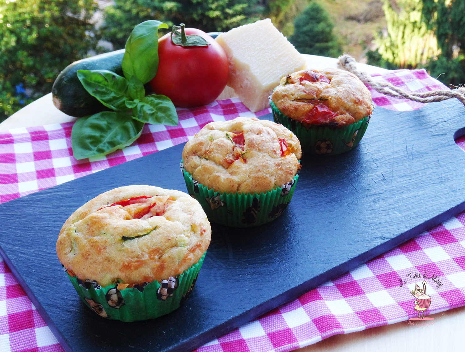 Muffins salati tricolore con farina integrale ed olio