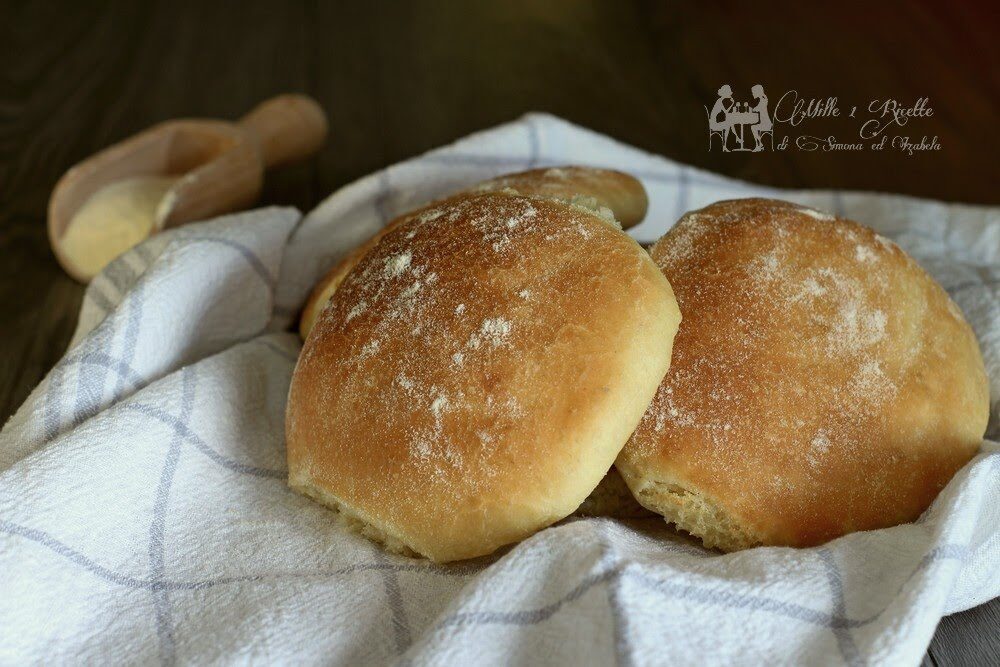Muffolette siciliane o pucce pugliesi