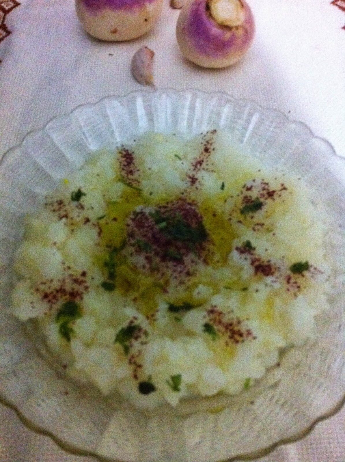 Mutabbal lift (salsa di rape bianche) متبل لفت