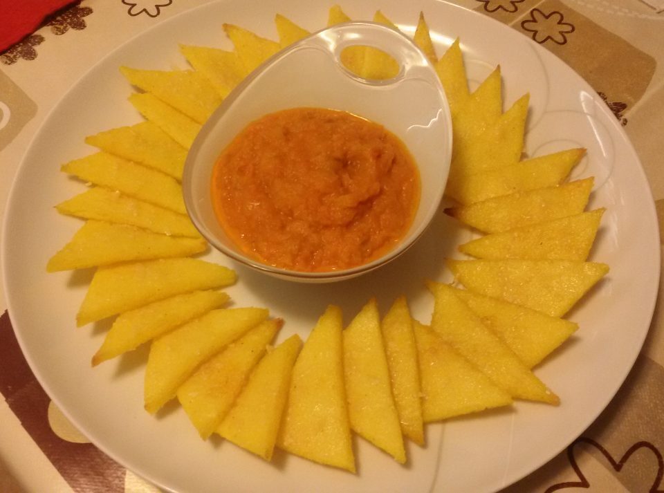 Nachos di polenta con salsa messicana